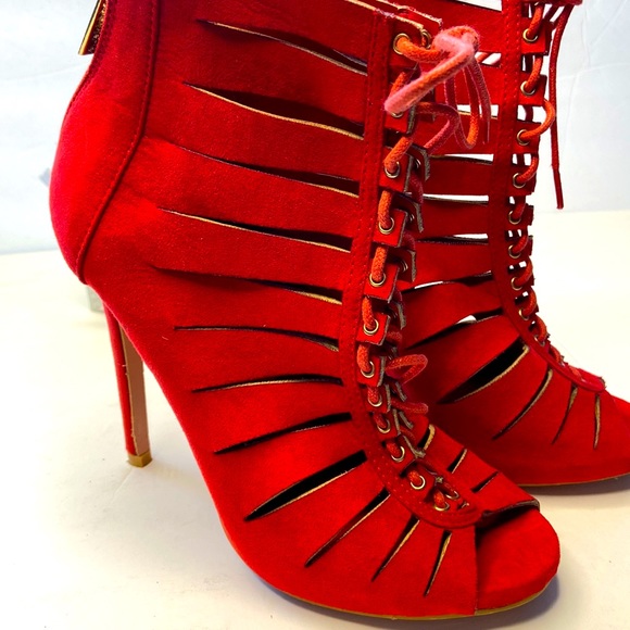 BellaMarie Red Ankle Boots with peep toe n cut outs - Picture 4 of 4